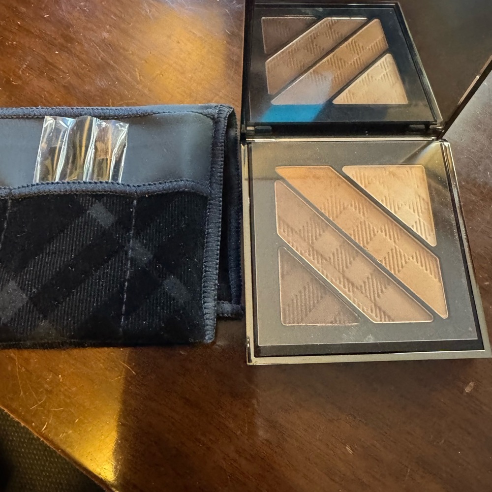 Burberry Mocha Eye Palette with Brush